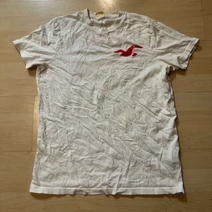 white hollister tee